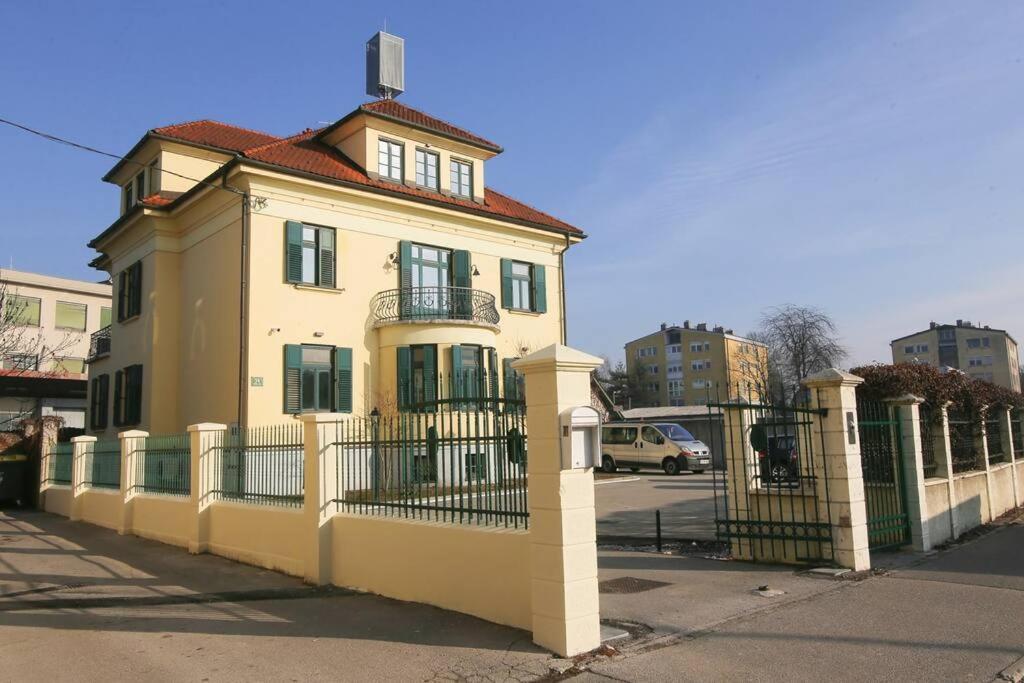Budget Dbl Studio Free Breakfast Любляна Экстерьер фото